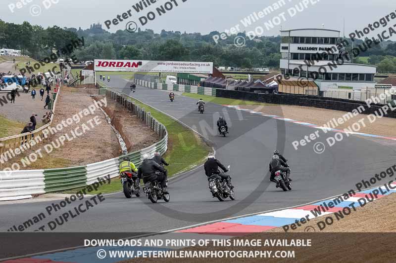 Vintage motorcycle club;eventdigitalimages;mallory park;mallory park trackday photographs;no limits trackdays;peter wileman photography;trackday digital images;trackday photos;vmcc festival 1000 bikes photographs